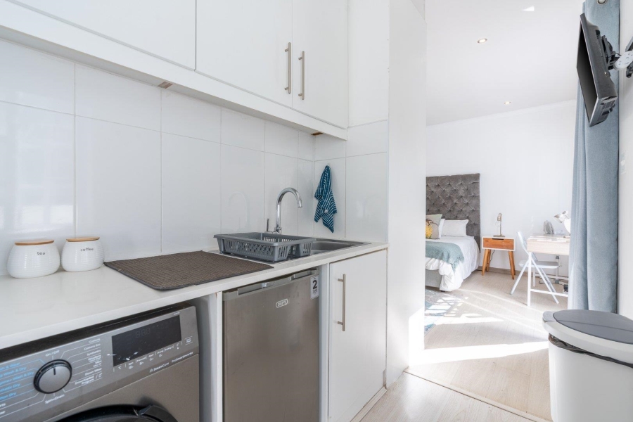1 Bedroom Property for Sale in Green Point Western Cape